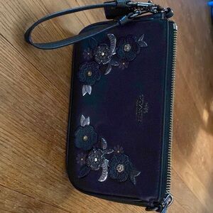 Coach wristlet in EUC